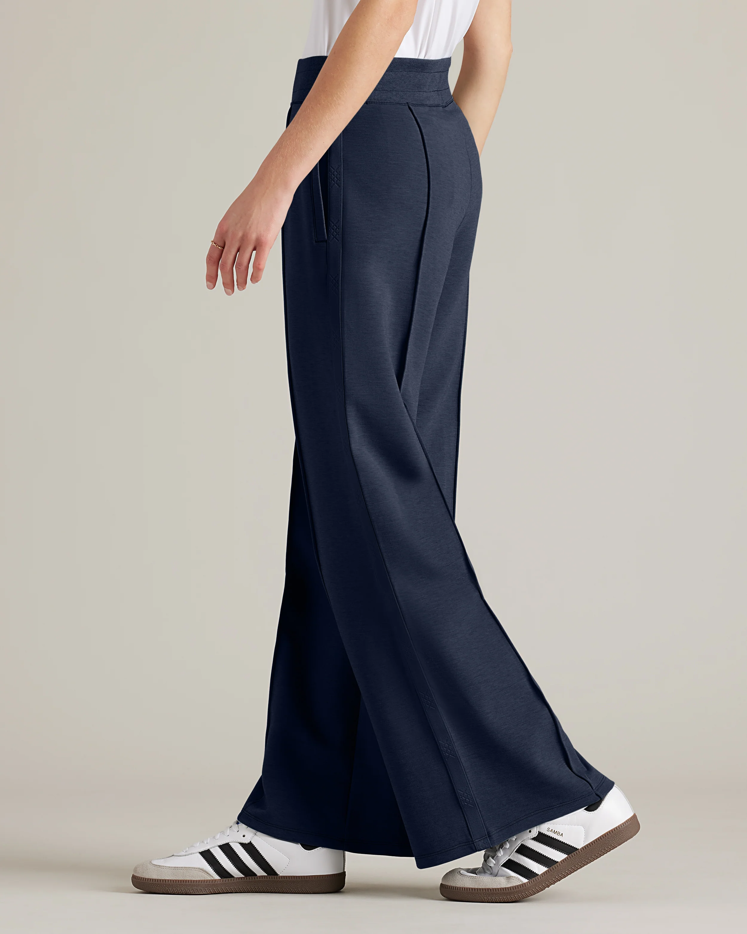 DraftKings x Rhone Women's DreamGlow Trouser - Image 3